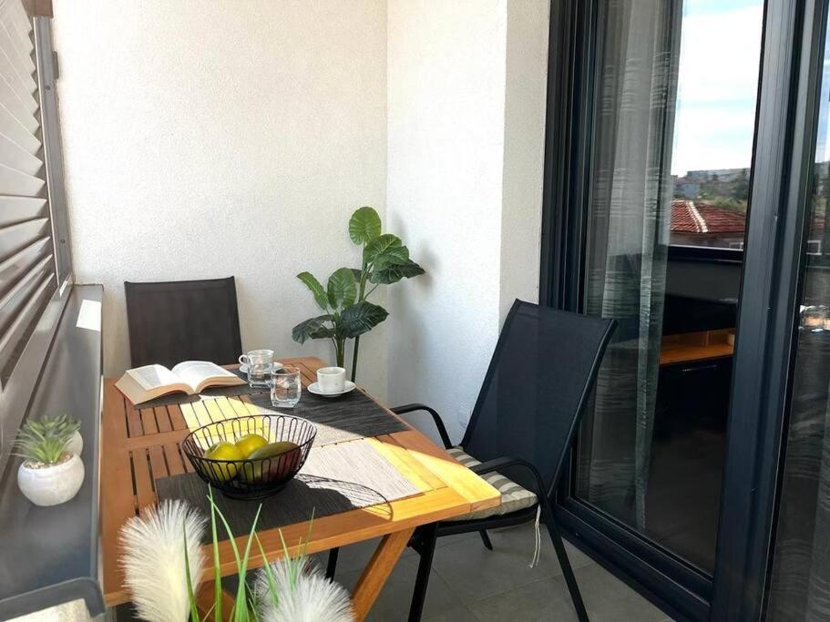 Art Apartment Monvidal Пула Экстерьер фото