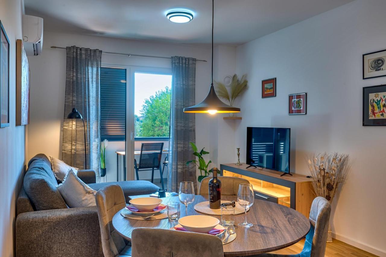Art Apartment Monvidal Пула Экстерьер фото
